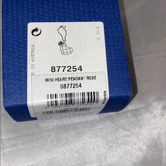 SWAROVSKI NECKLACE - Picture 6 of 6